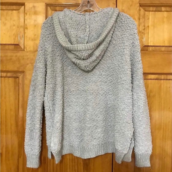 Staccato Light Gray Hooded Hoodie Sweater Top Blouse 
Size Small 4 - 6
Oversized - Picture 7 of 10